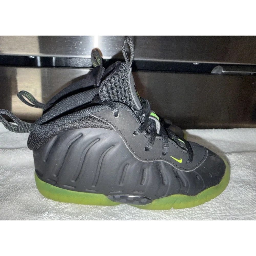 Nike Little Posite One Shoes Toddler Size‎ 8C Black Volt Foamposite HF0975-001